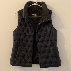 The North Face black Puffer Vest (xs)